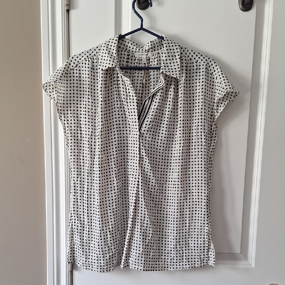 Max Studio Black and White 1/2 Button Down Shirt